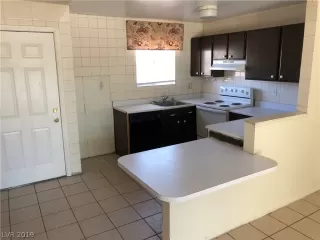 Photo #5: 2085546 Listing