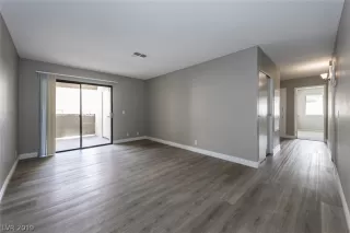 Photo #5: 2085589 Listing