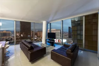 Photo #4: 2085680 Listing