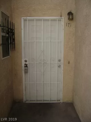 Photo #2: 2085758 Listing 