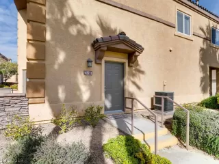 Photo #2: 2085804 Listing