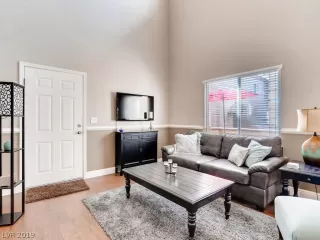 Photo #4: 2085804 Listing