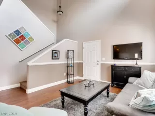 Photo #5: 2085804 Listing