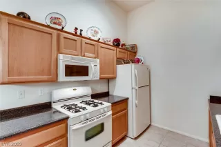 Photo #4: 2085808 Listing