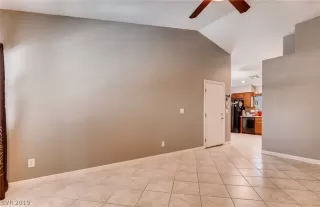 Photo #3: 2085838 Listing