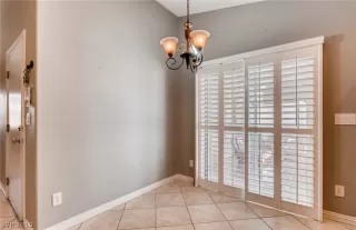 Photo #5: 2085838 Listing