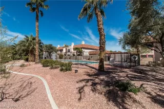 Photo #2: 2085883 Listing