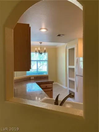 Photo #5: 2085902 Listing