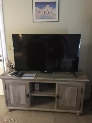 Photo #3: 2085947 Listing