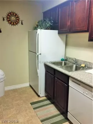 Photo #5: 2085947 Listing