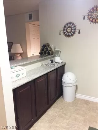 Photo #6: 2085947 Listing