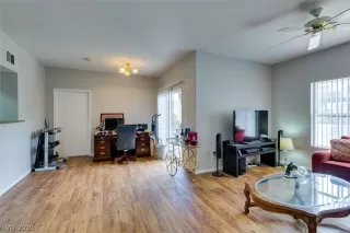 Photo #2: 2085973 Listing 