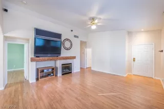 Photo #3: 2085991 Listing