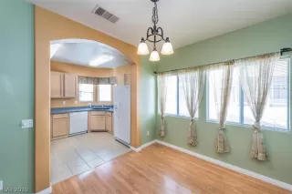 Photo #6: 2085991 Listing