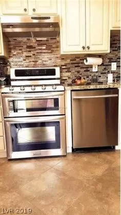 Photo #1: 2086003 Listing