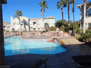 Photo #1: 2086006 Listing