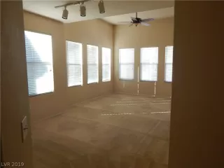 Photo #5: 2086006 Listing