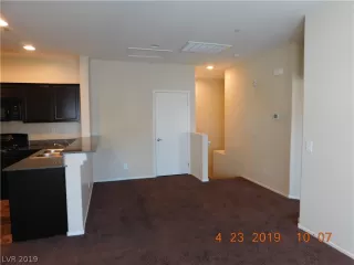 Photo #4: 2086008 Listing