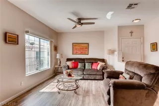 Photo #6: 2086075 Listing
