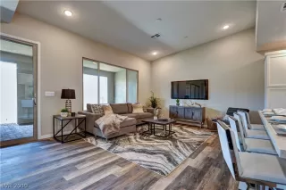 Photo #6: 2086112 Listing 