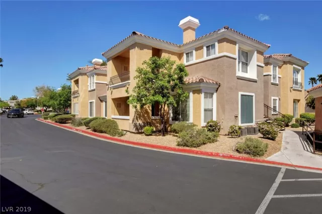 MLS: 2086128 Condo For Sale