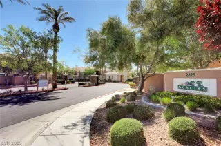 Photo #3: 2086128 Listing