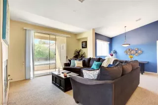 Photo #5: 2086128 Listing