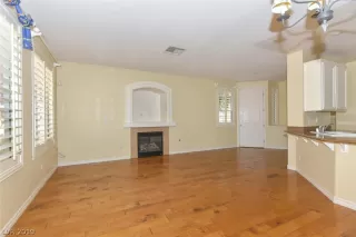 Photo #2: 2086193 Listing