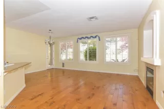 Photo #4: 2086193 Listing