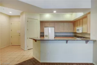 Photo #6: 2086209 Listing 