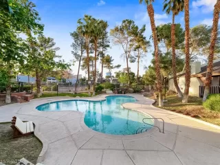 Photo #1: 2086304 Listing