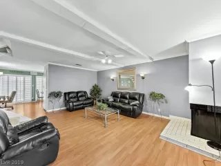 Photo #2: 2086304 Listing