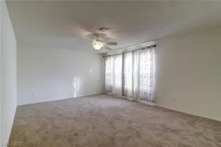 Photo #3: 2086372 Listing 