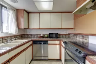 Photo #5: 2086372 Listing 