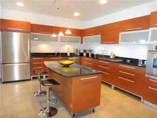 Photo #1: 2086387 Listing