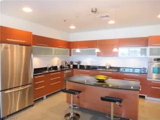 Photo #2: 2086387 Listing