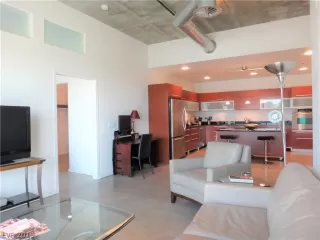 Photo #5: 2086387 Listing