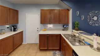 Photo #4: 2086474 Listing 