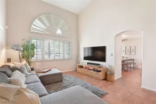 Photo #5: 2086479 Listing