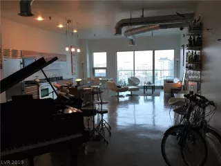 Photo #1: 2086480 Listing