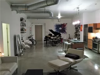 Photo #4: 2086480 Listing