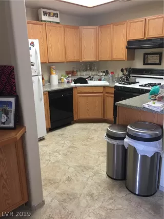 Photo #2: 2086482 Listing 