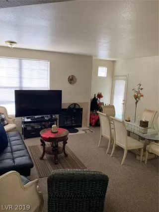 Photo #4: 2086486 Listing