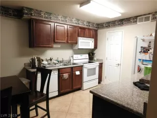 Photo #2: 2086516 Listing 