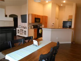 Photo #2: 2086523 Listing