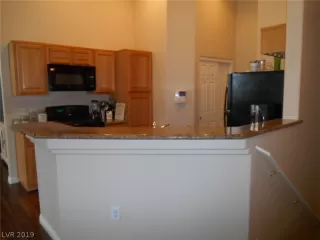 Photo #3: 2086523 Listing