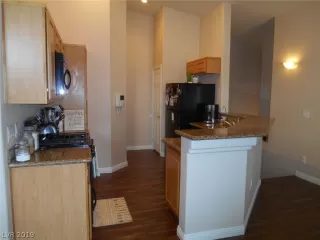 Photo #5: 2086523 Listing