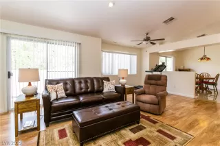 Photo #6: 2086565 Listing