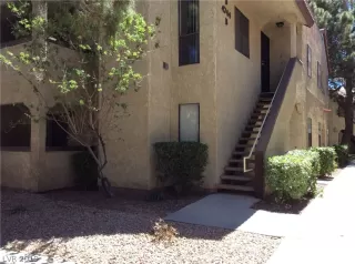 Photo #3: 2086616 Listing