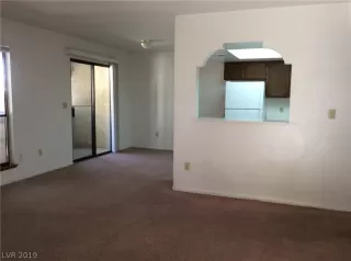 Photo #4: 2086616 Listing